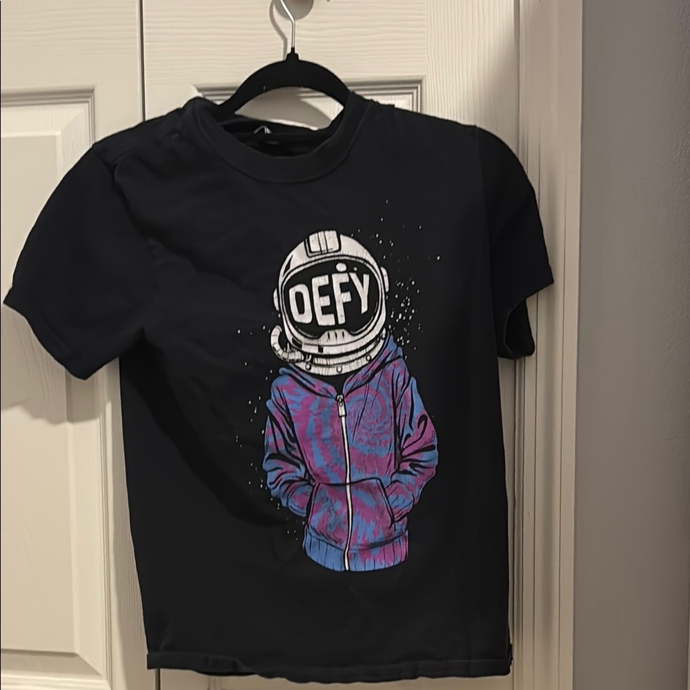 Defy merch tshirt✨✨